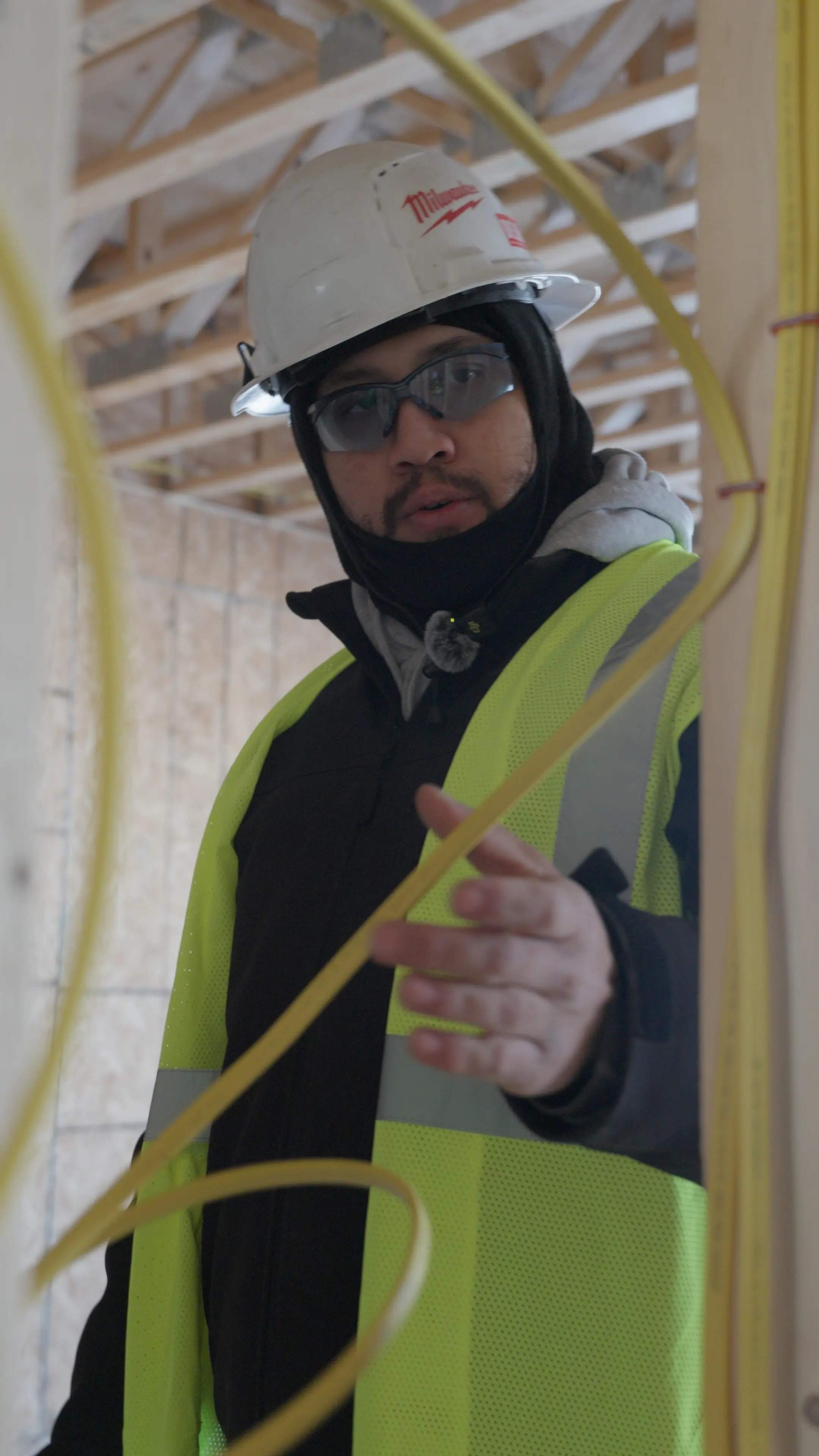 Ricardo, Electrician