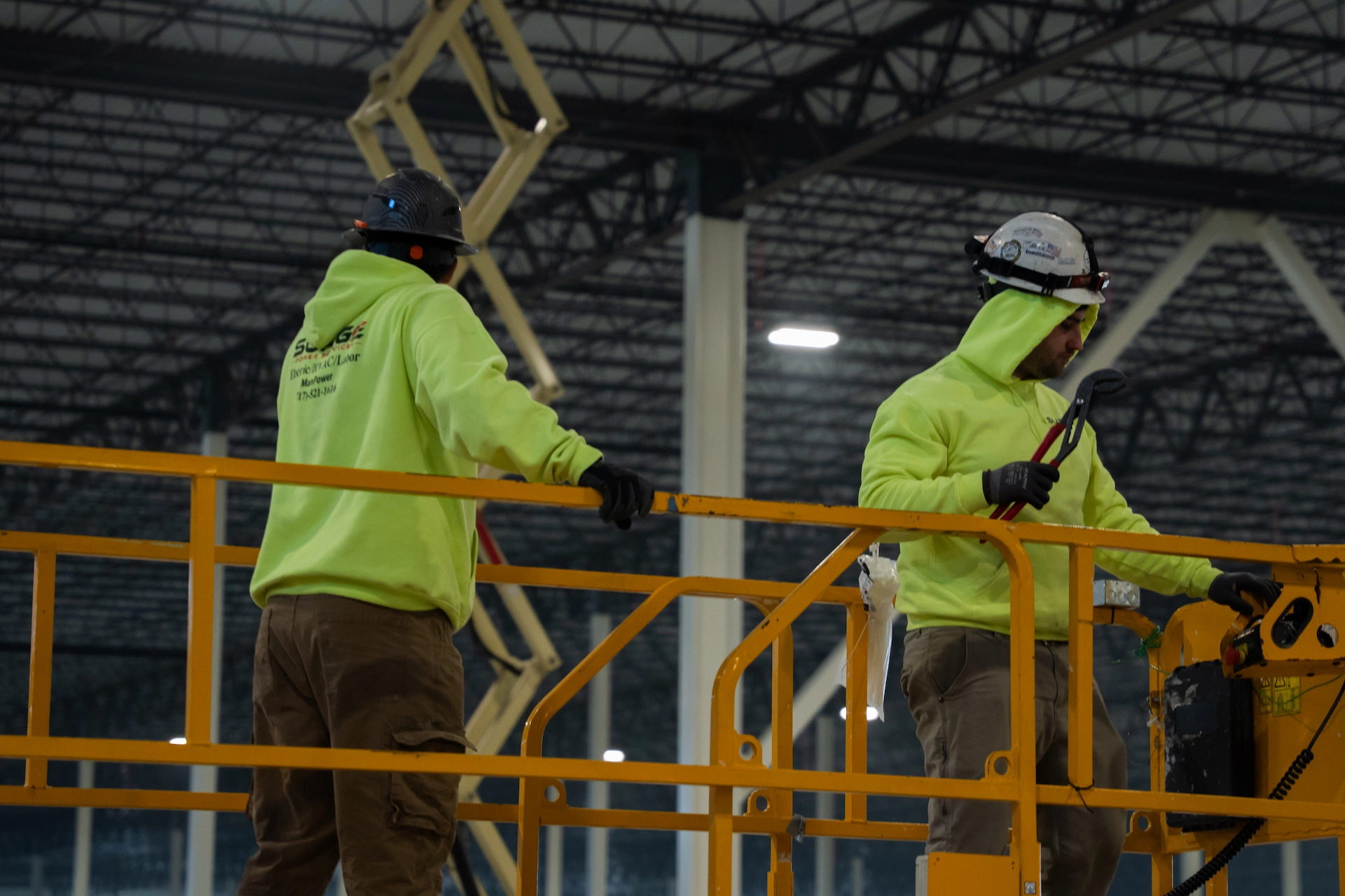 commercial service electrician
